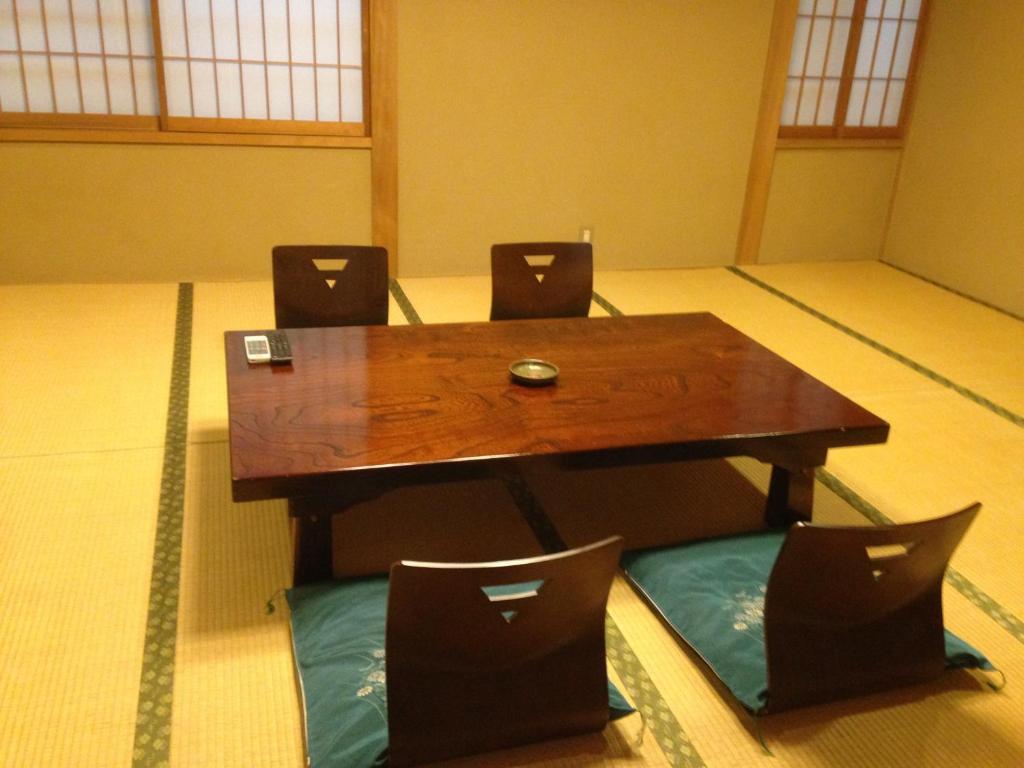 Chuokan Shimizuya Ryokan Нагано Номер фото
