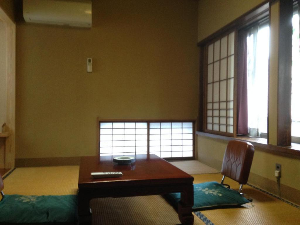 Chuokan Shimizuya Ryokan Нагано Номер фото